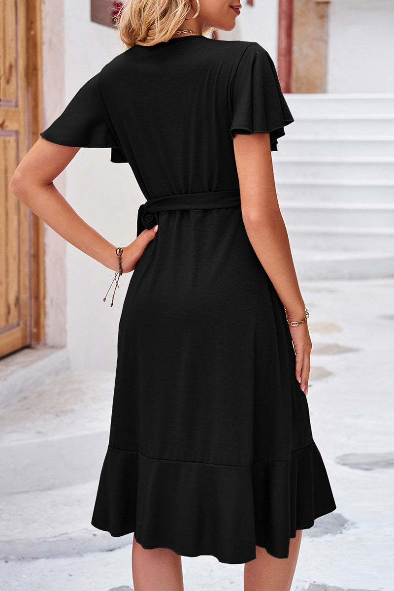 Beautifully Finished Dress in a Timeless Design