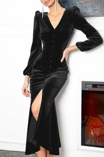 A Vintage Style Dress with Delicate Timeless Details