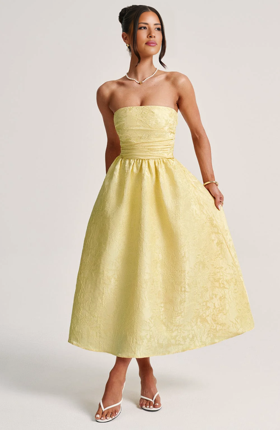 Gracefully Styled Dress for Any Occasion