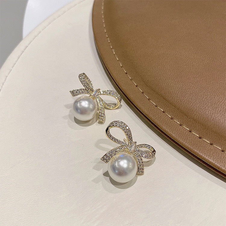 Beautiful Pearl Earring with Unique Style