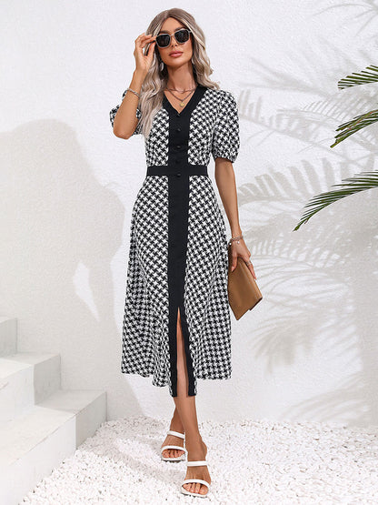 Beautifully Finished Dress in a Timeless Design