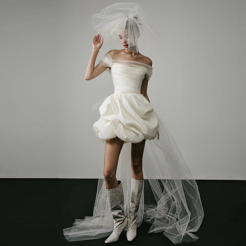Well Tailored Dress with a Graceful Silhouette