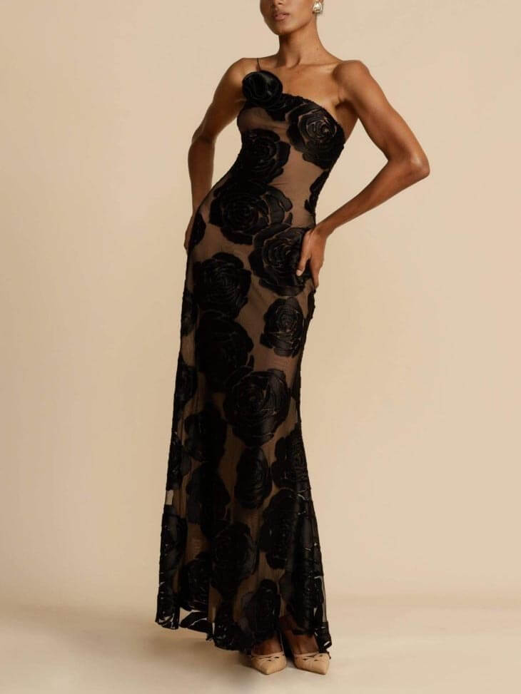 Sophisticated Dress with a Clean Classic Look