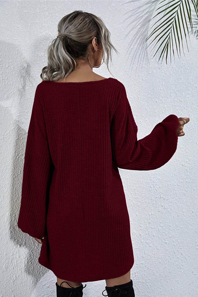 Beautifully Finished Dress in a Timeless Design