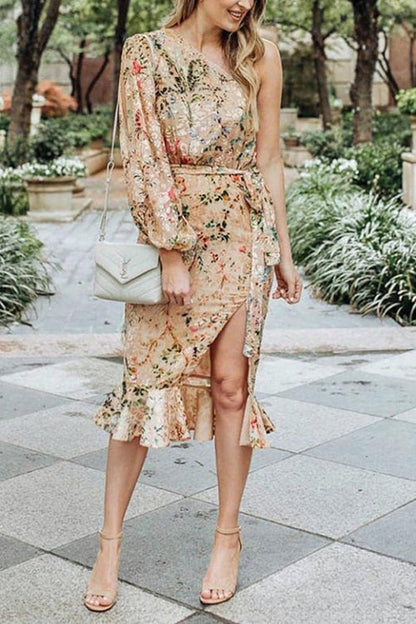 Gracefully Styled Dress for Any Occasion
