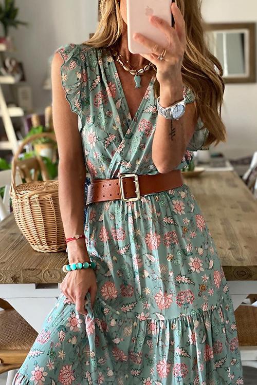 A Vintage Style Dress with Delicate Timeless Details