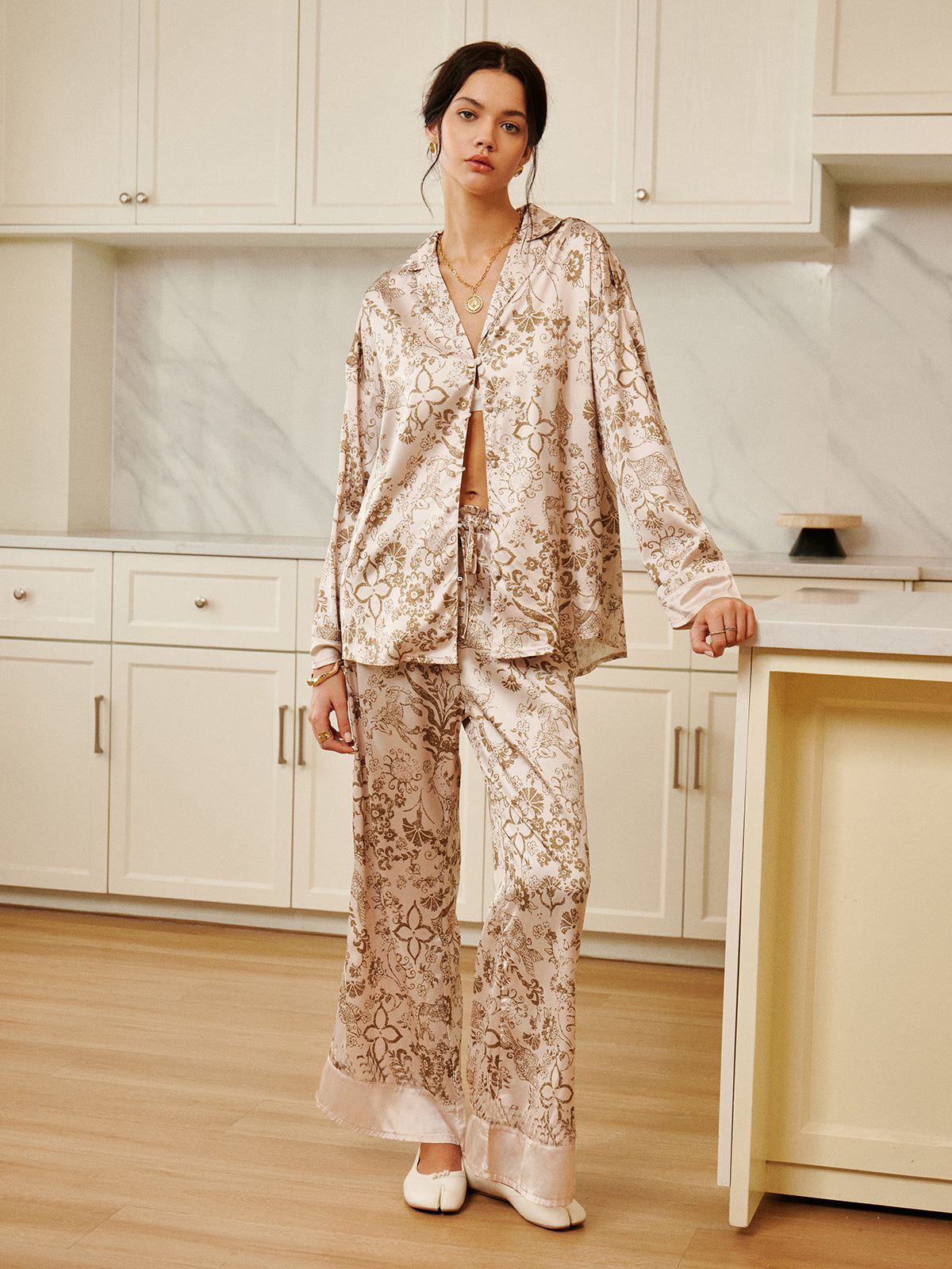 Sophisticated Pants with a Clean Classic Look