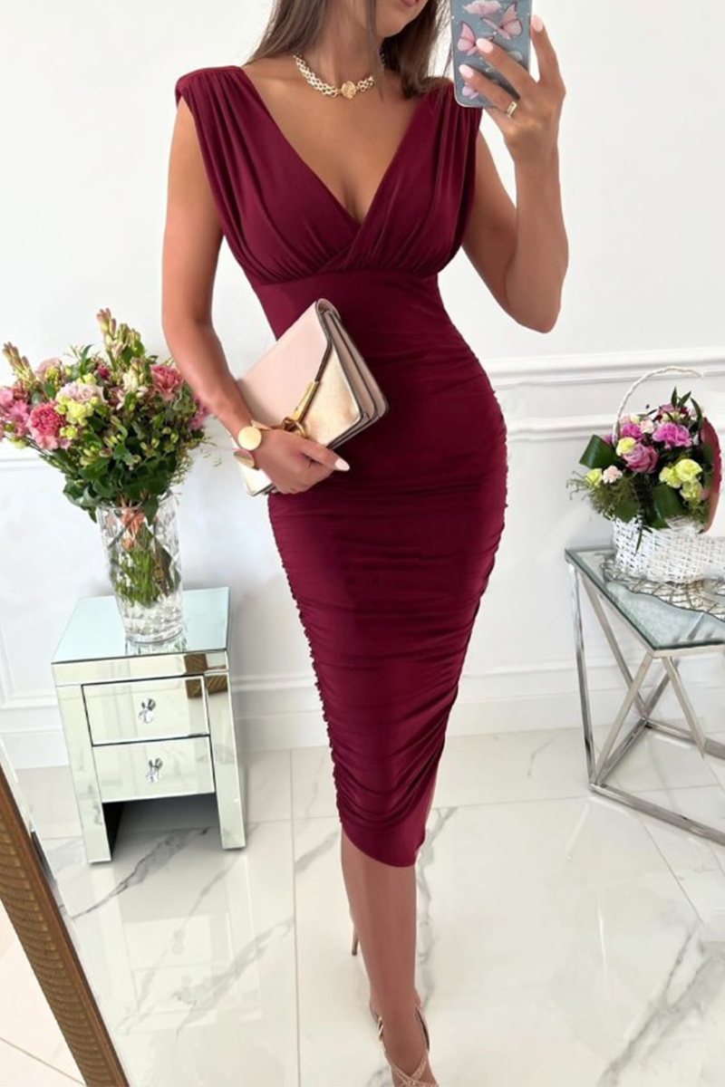 Beautifully Finished Dress in a Timeless Design