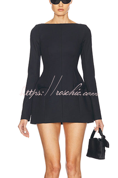 Effortlessly Elegant Dress with a Timeless Design