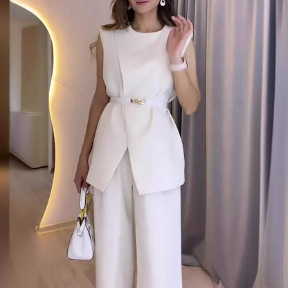 Well Tailored Pants with a Graceful Silhouette
