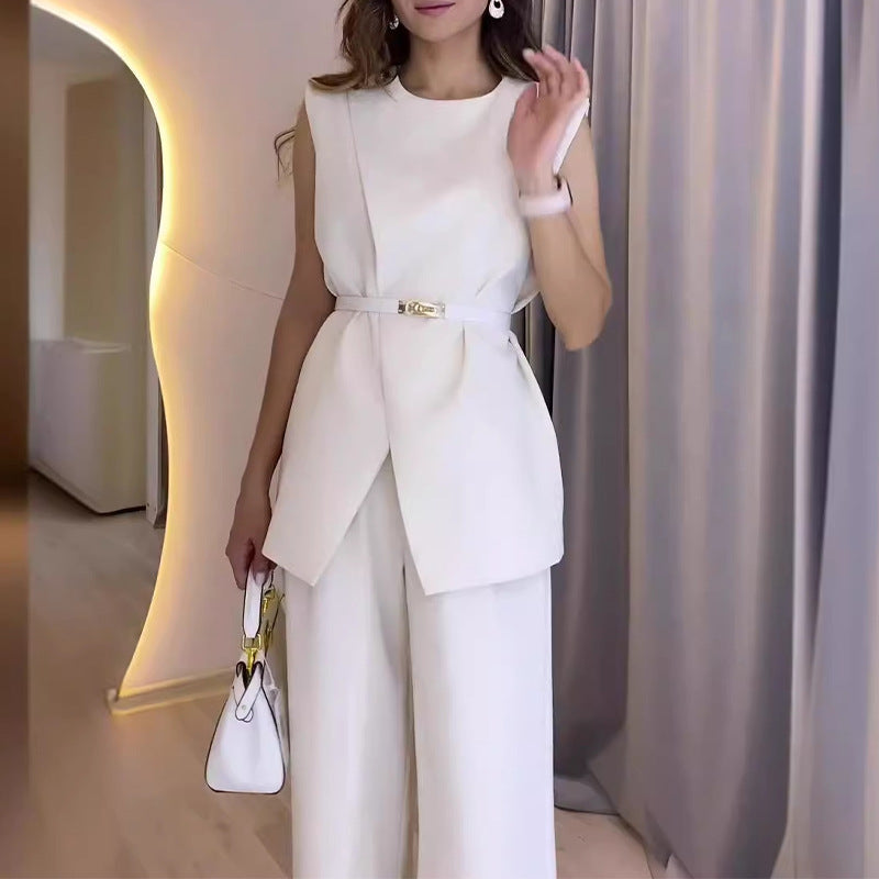 Well Tailored Pants with a Graceful Silhouette