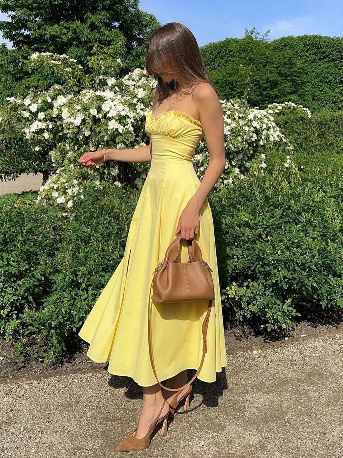 Well Tailored Dress with a Graceful Silhouette