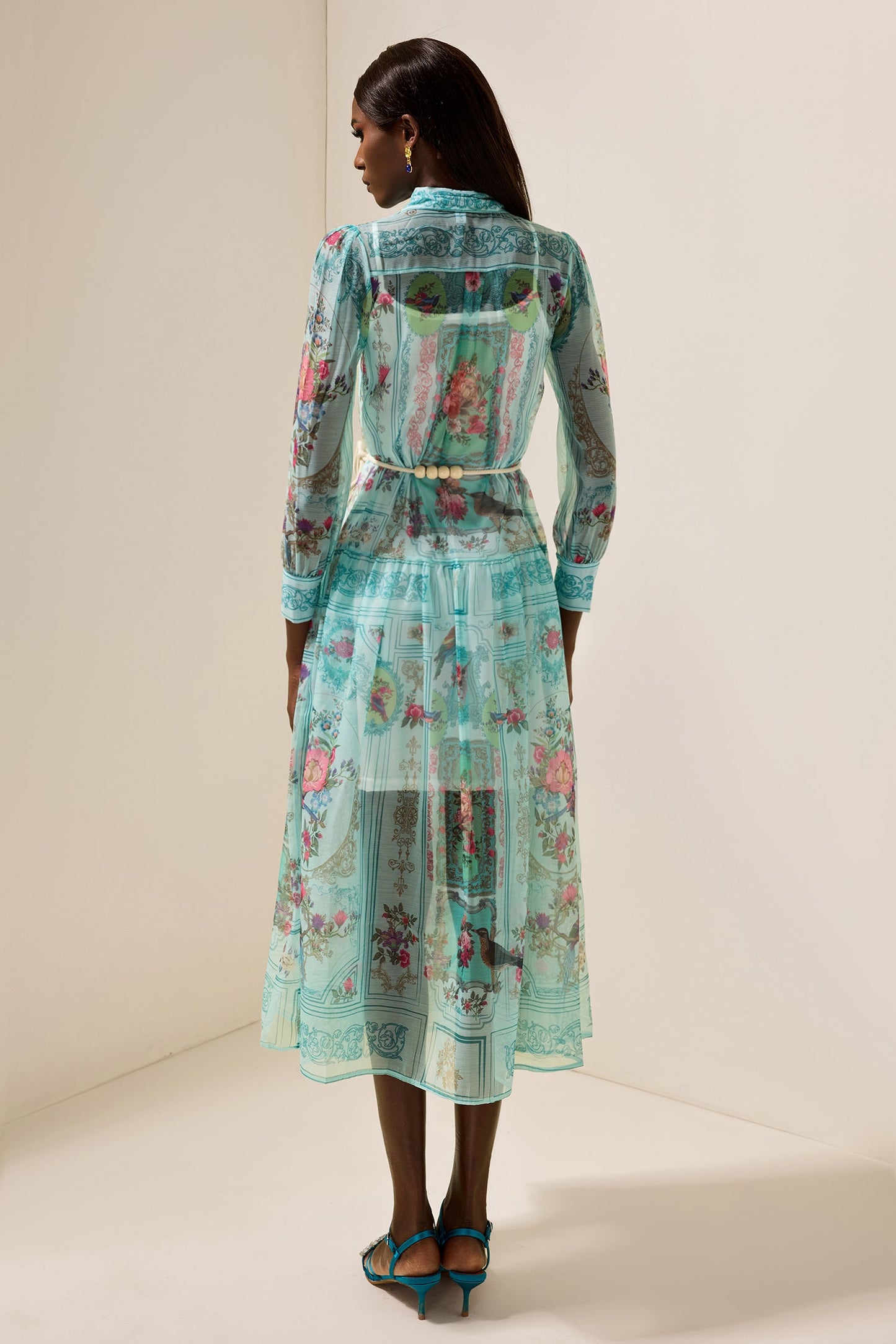 Well Tailored Dress with a Graceful Silhouette