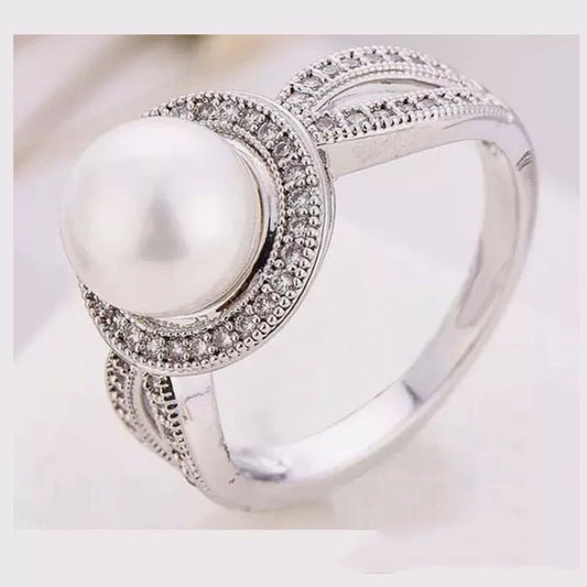 Charming Pearl Ring for Any Occasion