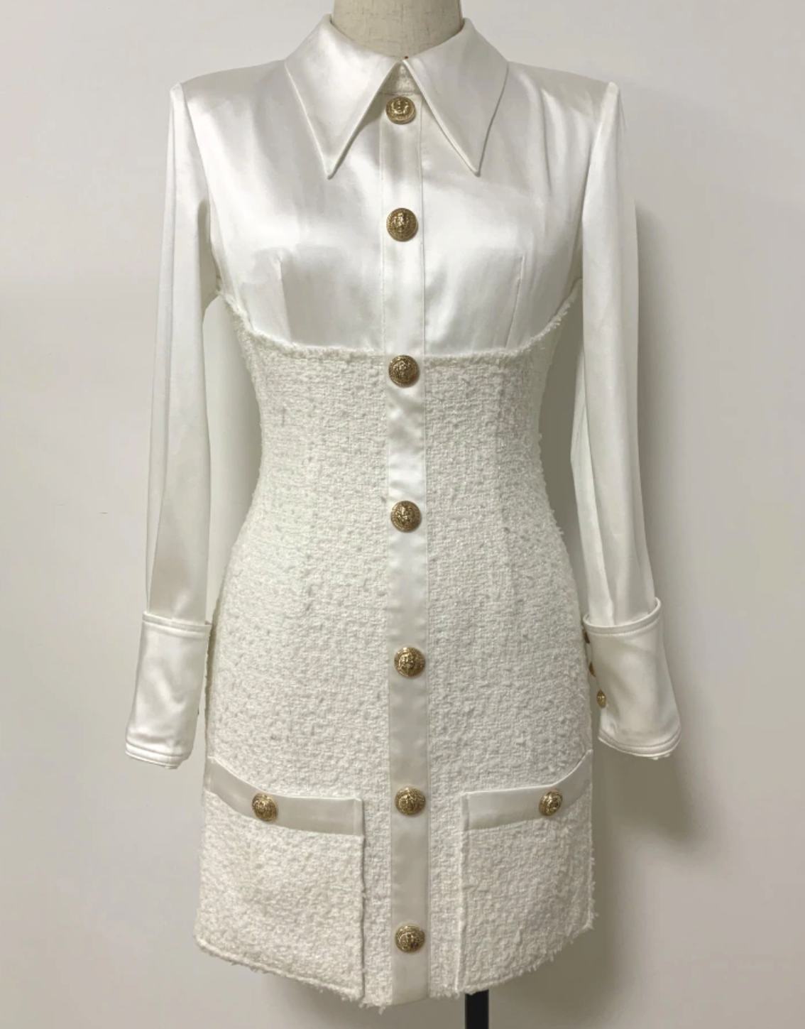 Beautifully Finished Dress in a Timeless Design