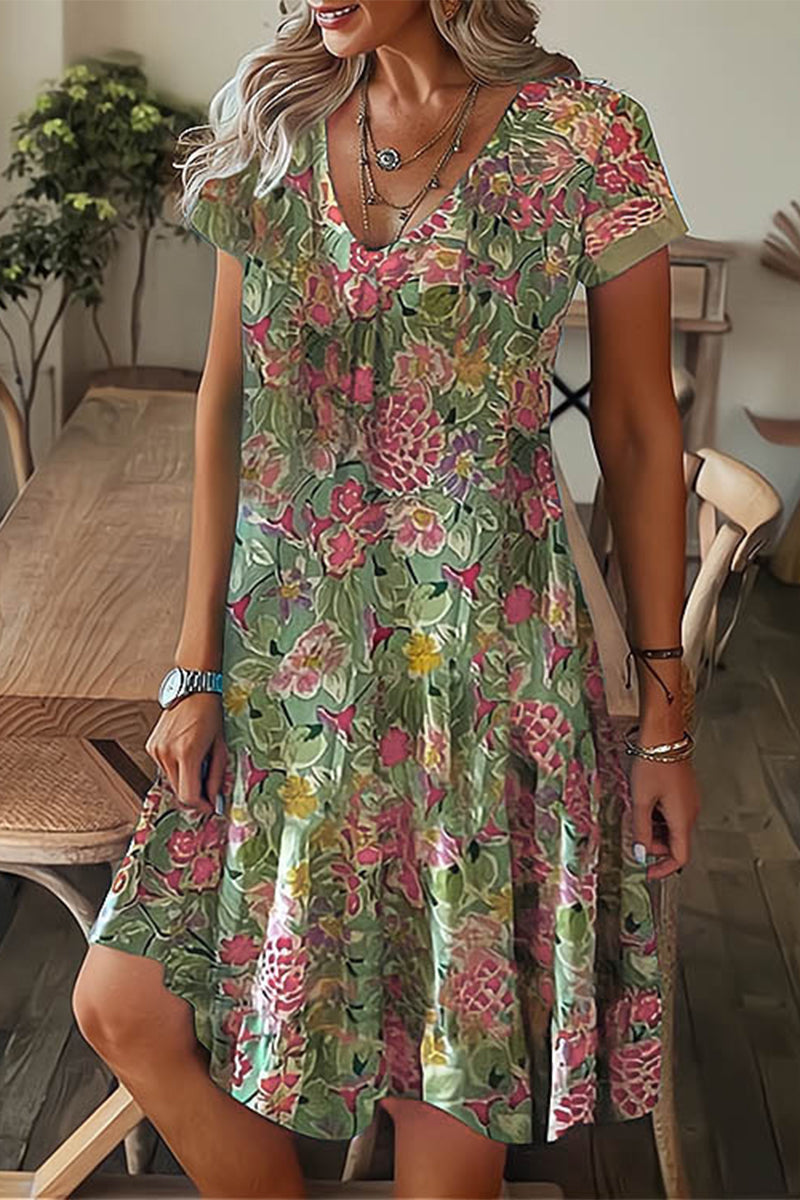 Beautifully Finished Dress in a Timeless Design