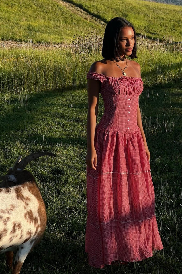 Beautifully Crafted Dress in a Classic Style