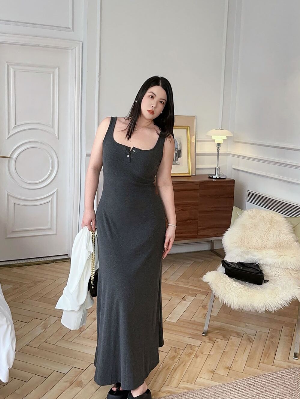 Effortlessly Elegant Dress with a Timeless Design
