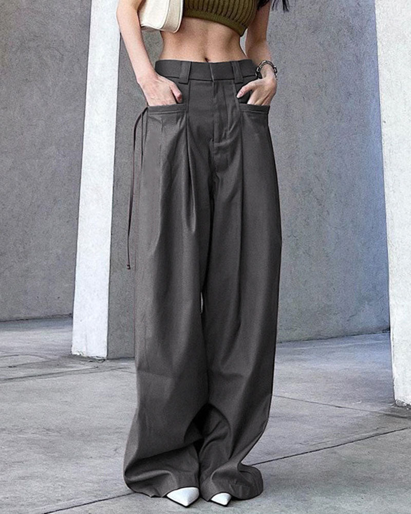 Effortlessly Elegant Pants with a Timeless Design