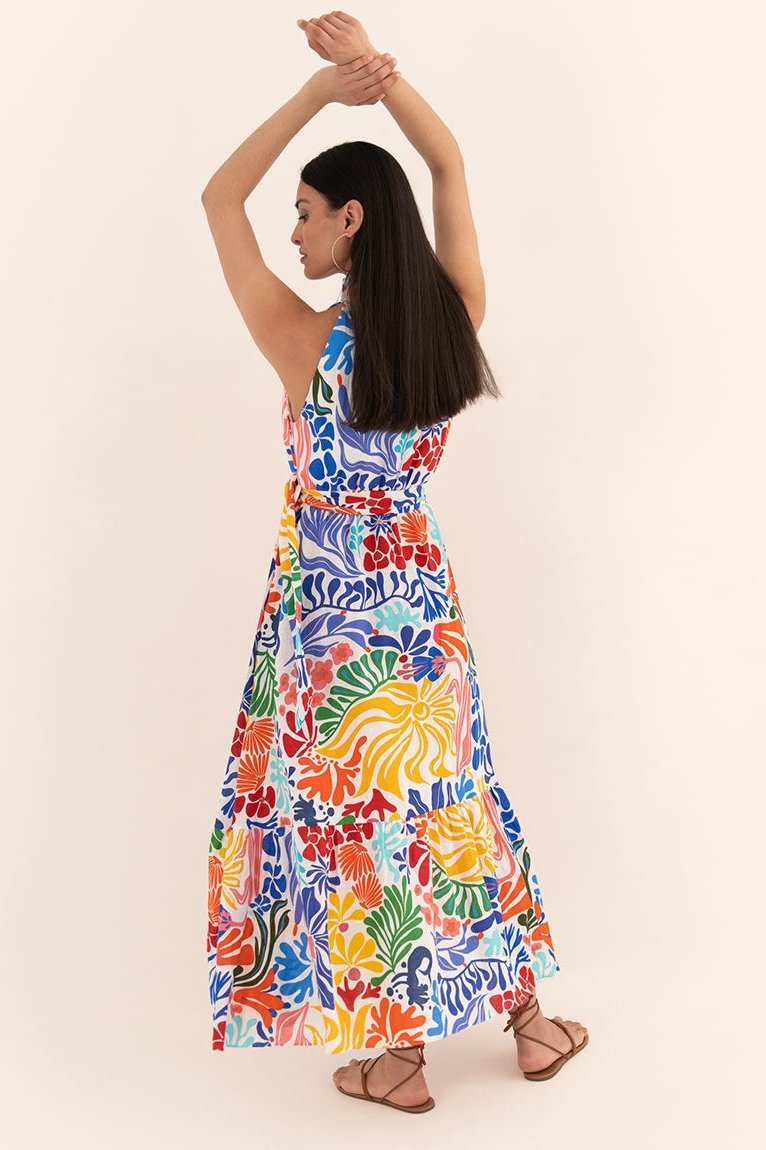 Beautifully Finished Dress in a Timeless Design