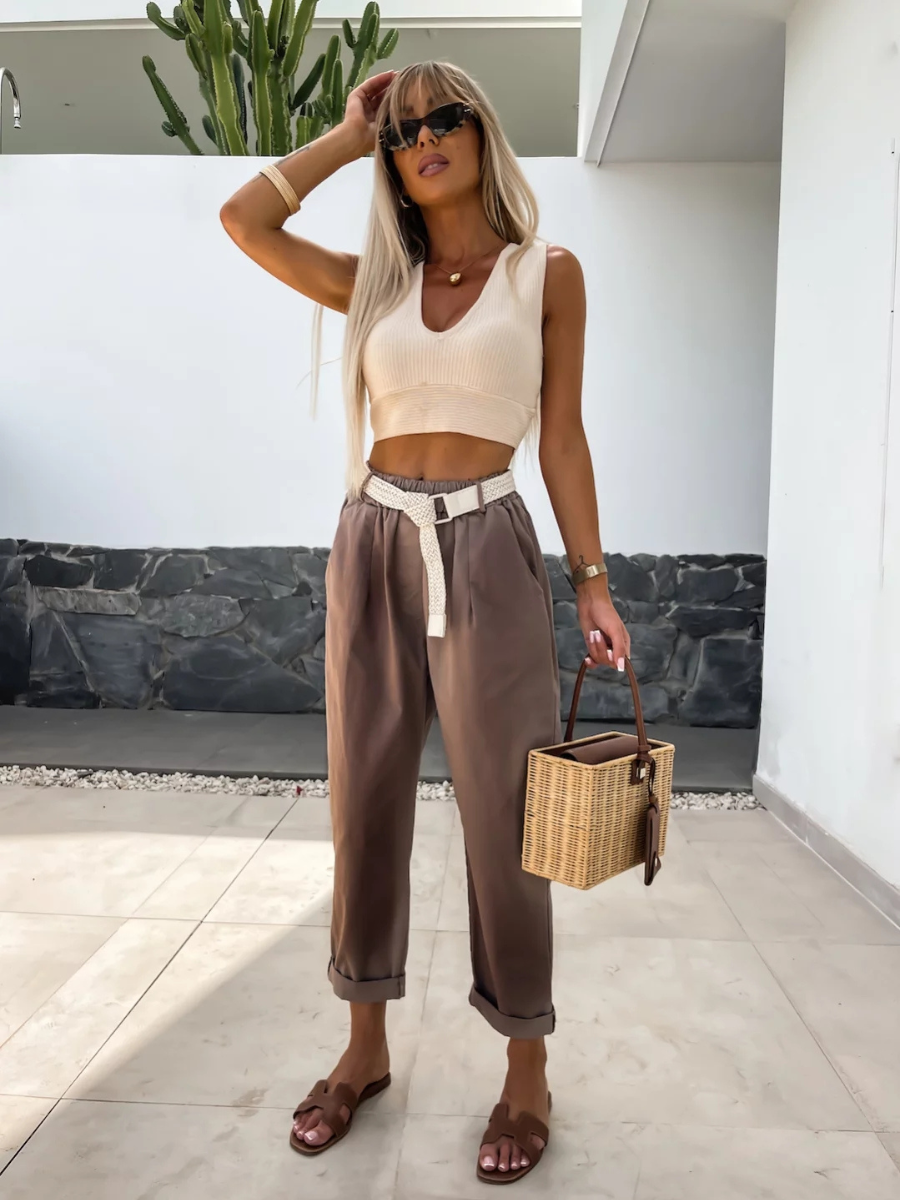 Elegantly Styled Pants for Everyday Wear