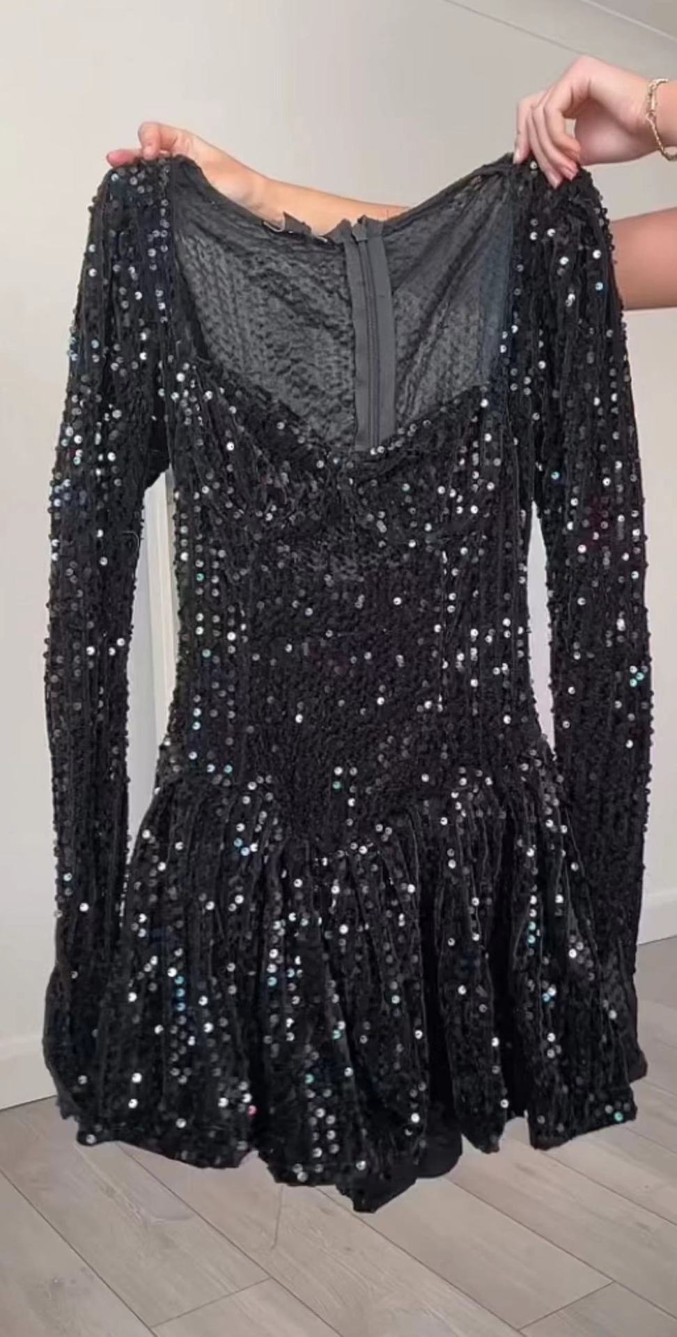 Well Tailored Garment with a Graceful Silhouette