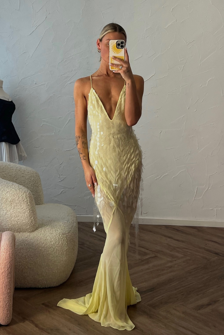 Beautifully Crafted Dress in a Classic Style