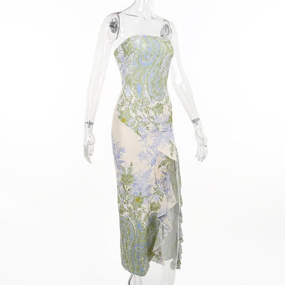 A Vintage Style Dress with Delicate Timeless Details
