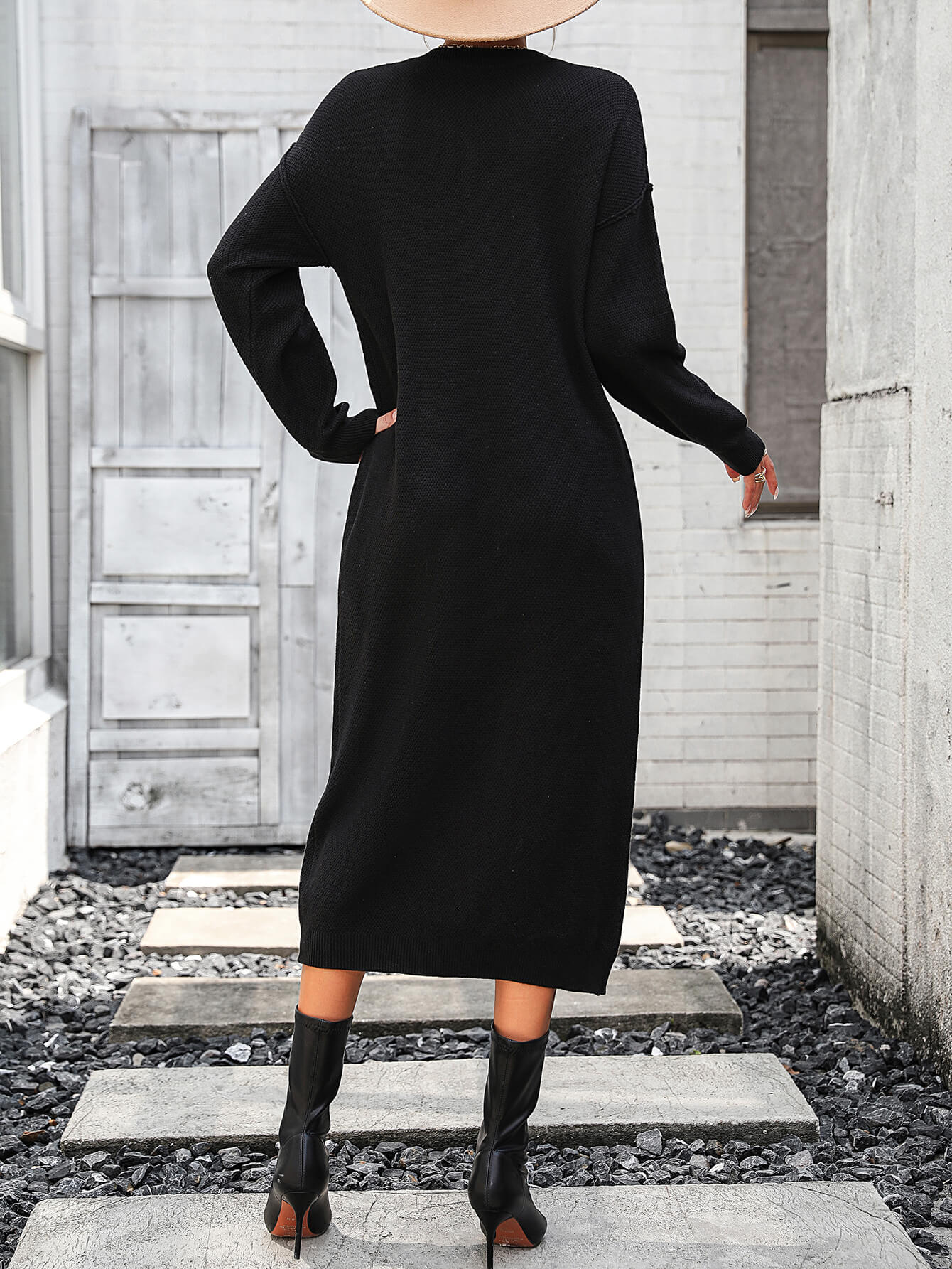 Effortlessly Elegant Sweater with a Timeless Design