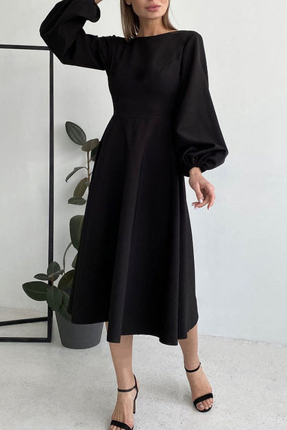 Classic Vintage Dress with a Flattering Fit