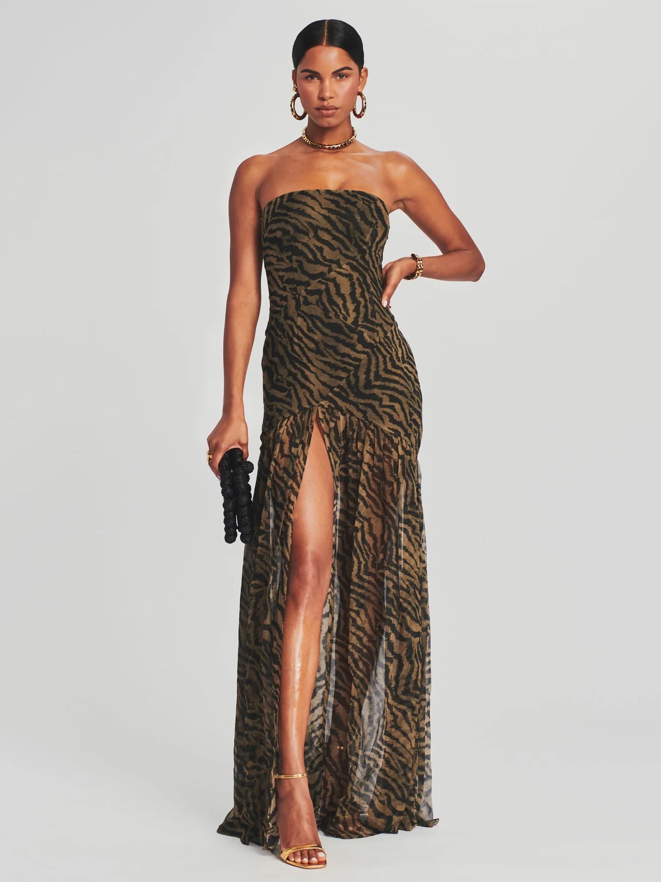 Effortlessly Elegant Dress with a Timeless Design