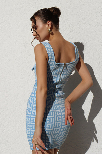 Well Tailored Dress with a Graceful Silhouette