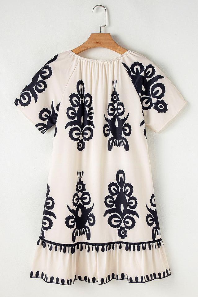 Effortlessly Elegant Dress with a Timeless Design