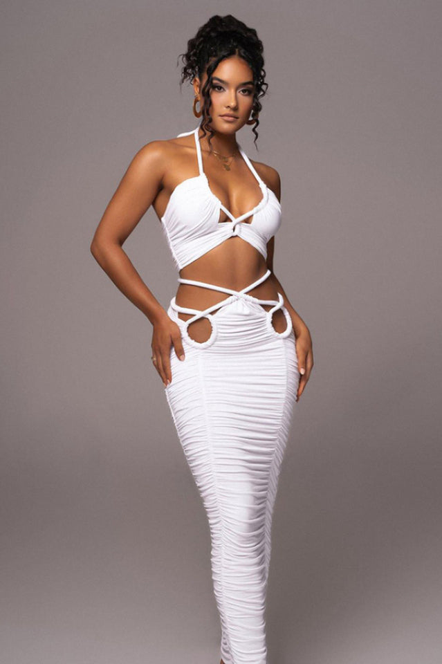 Effortlessly Elegant Dress with a Timeless Design