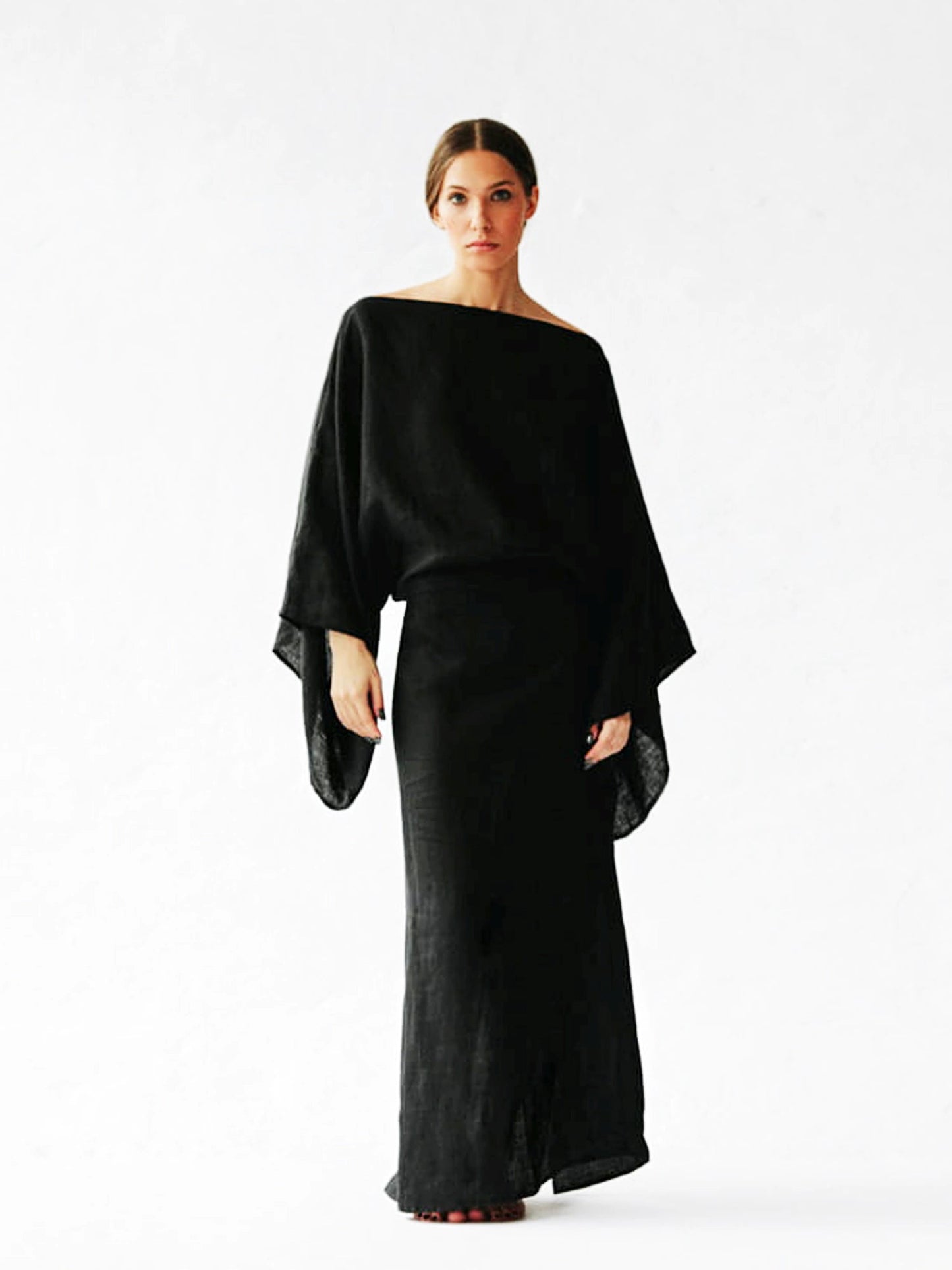 Effortlessly Elegant Dress with a Timeless Design