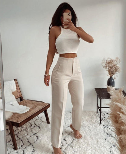 Classic Vintage Pants with a Flattering Fit