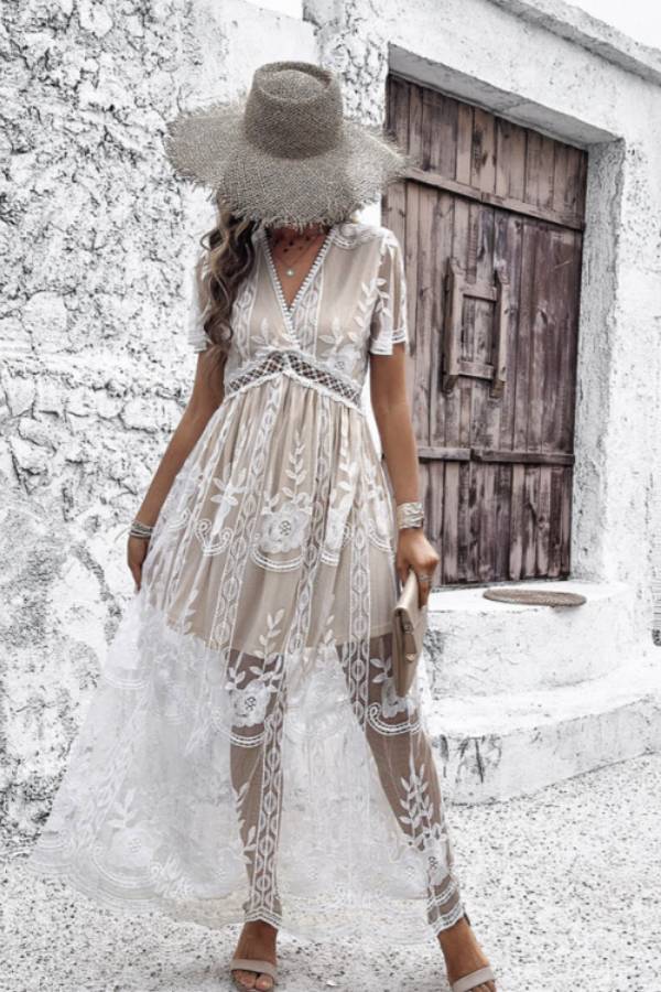 Well Tailored Dress with a Graceful Silhouette