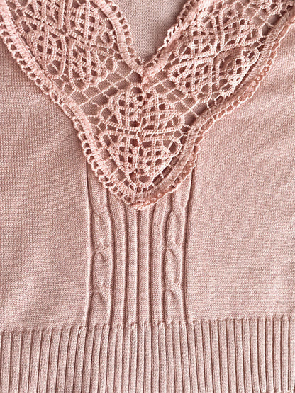 Effortlessly Elegant Sweater with a Timeless Design