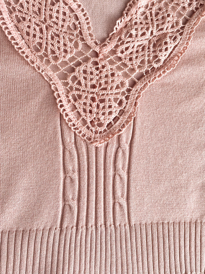 Effortlessly Elegant Sweater with a Timeless Design