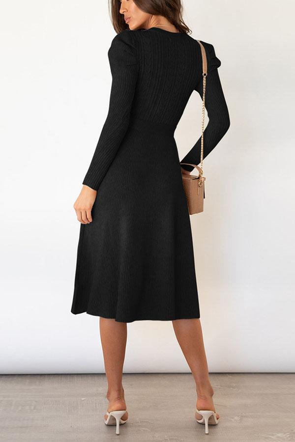 Gracefully Styled Dress for Any Occasion