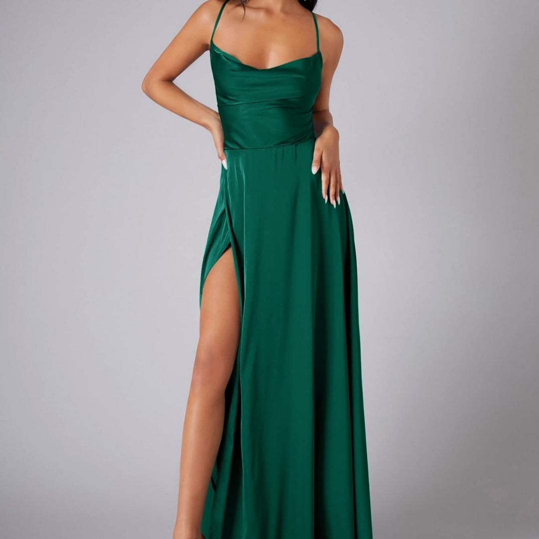 Well Tailored Dress with a Graceful Silhouette
