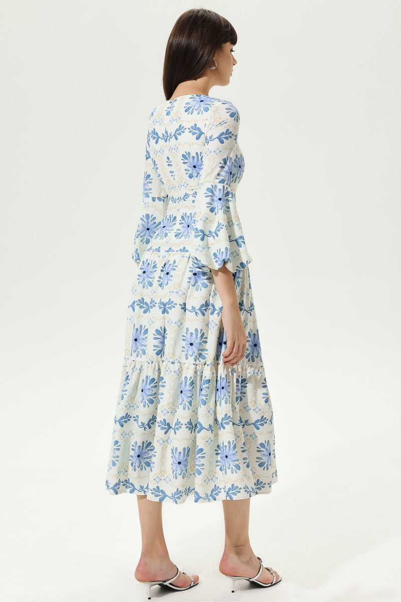 Gracefully Styled Dress for Any Occasion