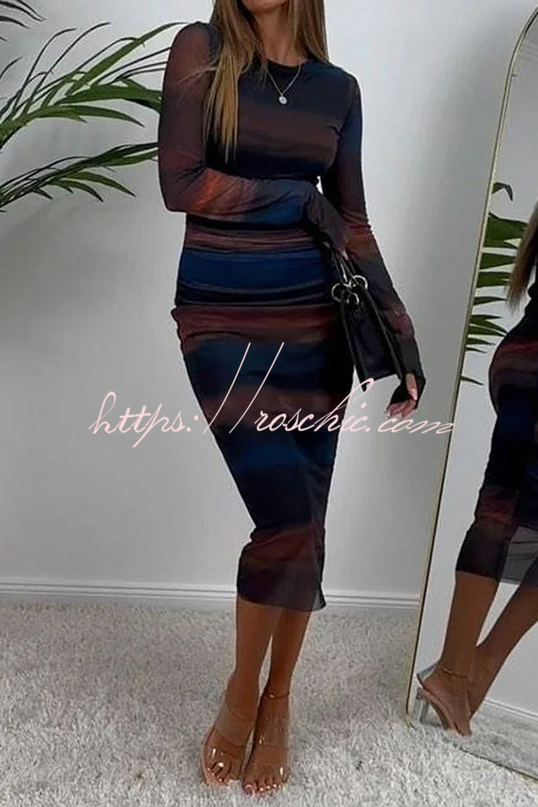 Well Tailored Dress with a Graceful Silhouette
