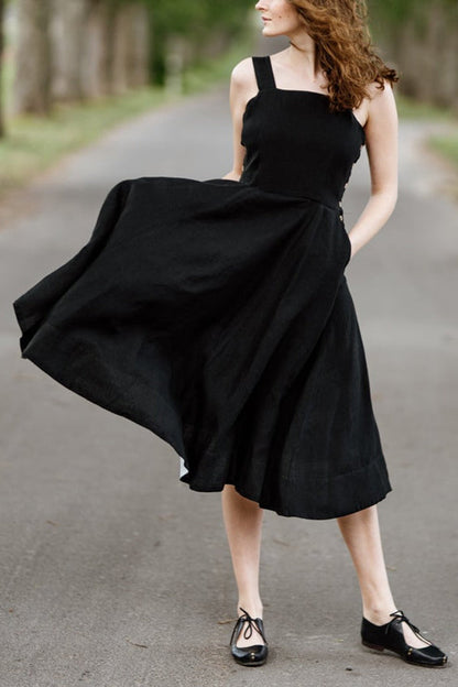 Classic Vintage Dress with a Flattering Fit