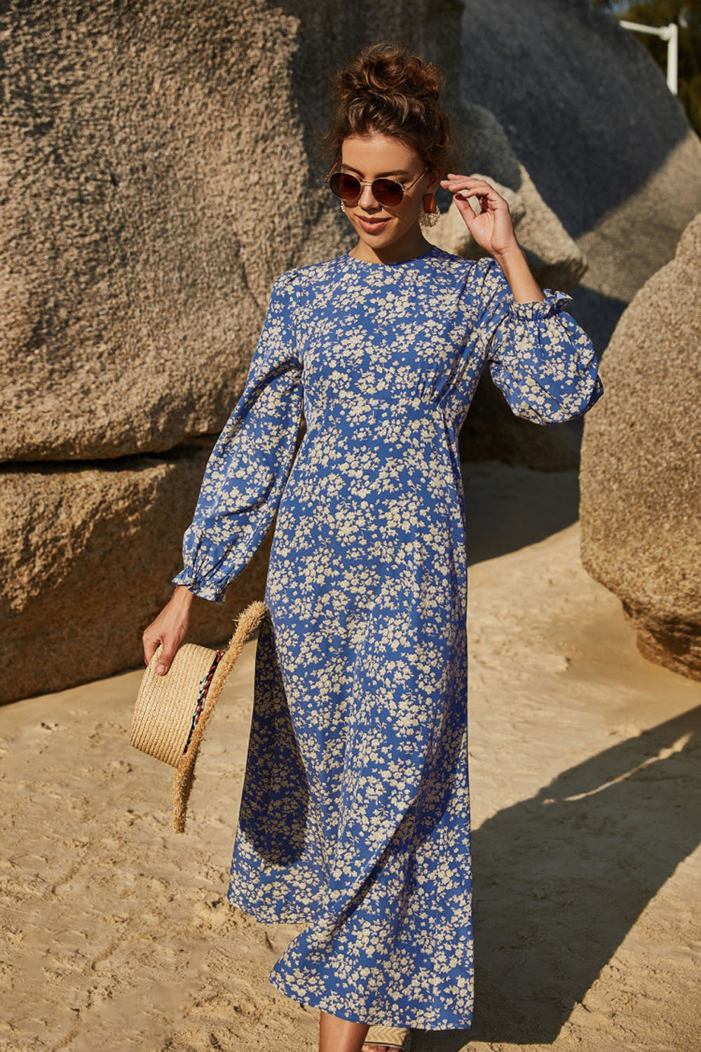 Effortlessly Elegant Dress with a Timeless Design