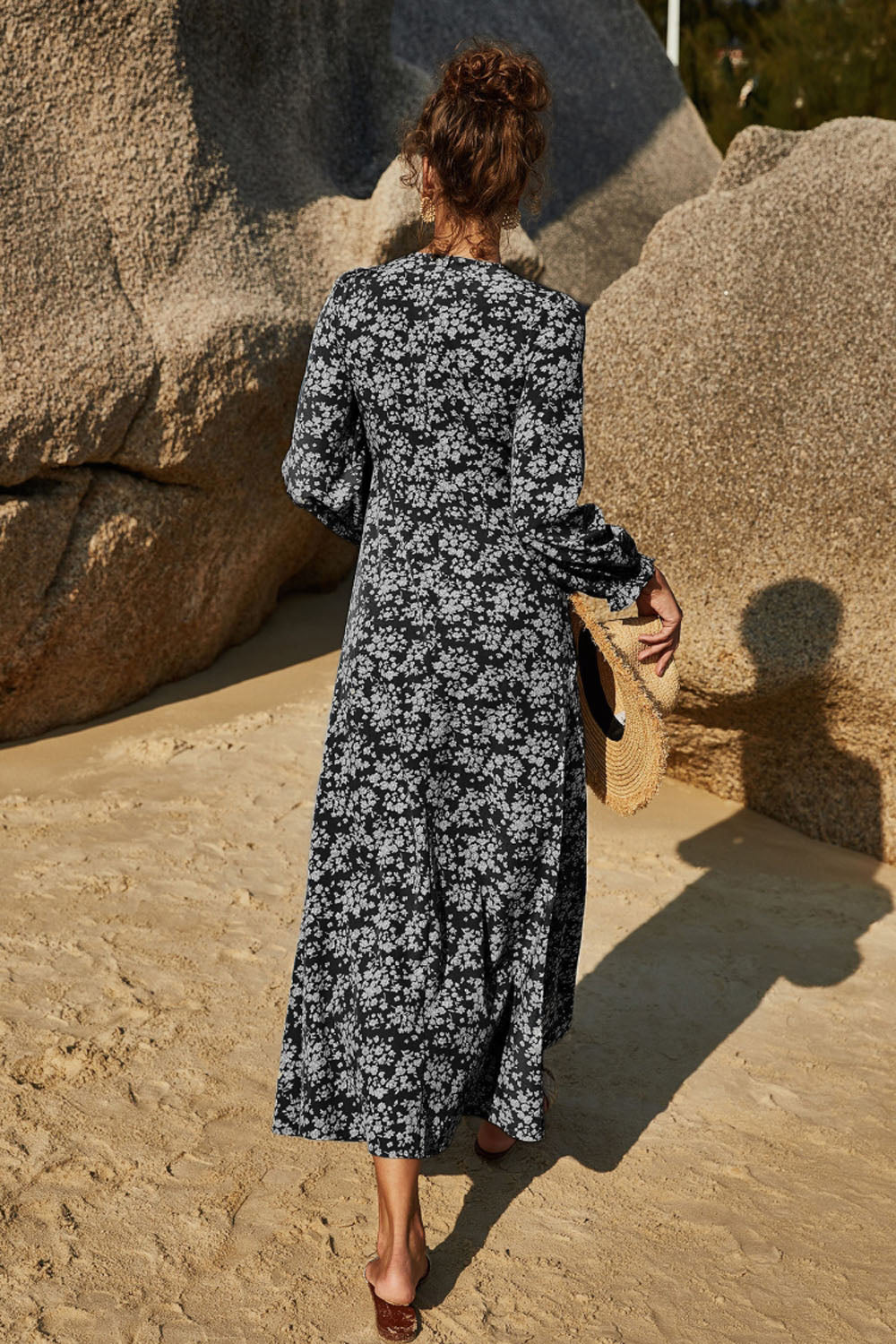 Effortlessly Elegant Dress with a Timeless Design