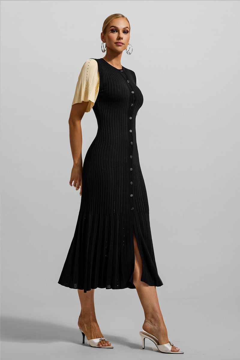 Well Tailored Dress with a Graceful Silhouette