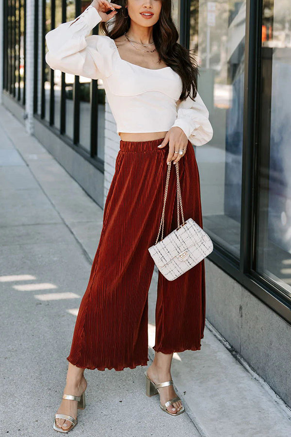 Effortlessly Elegant Pants with a Timeless Design