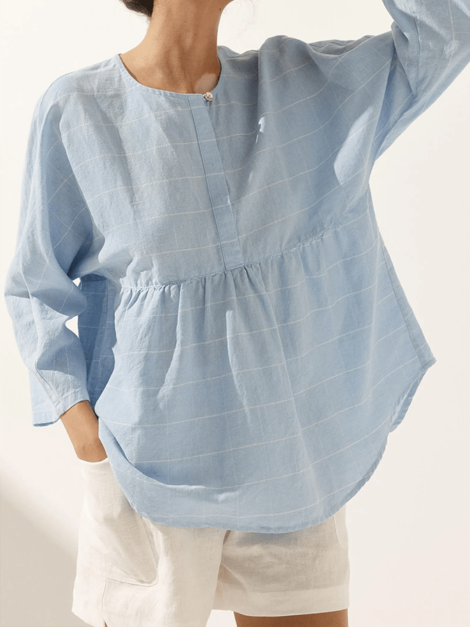 Well Tailored Top with a Graceful Silhouette