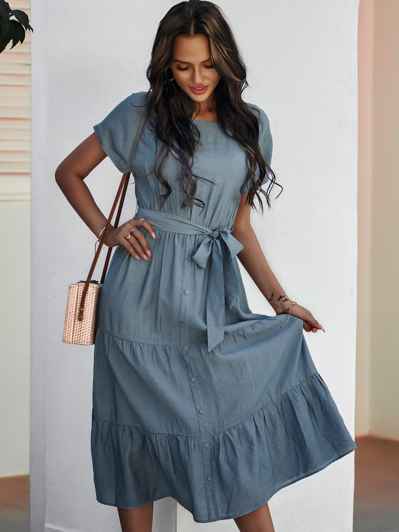 Effortlessly Elegant Dress with a Timeless Design